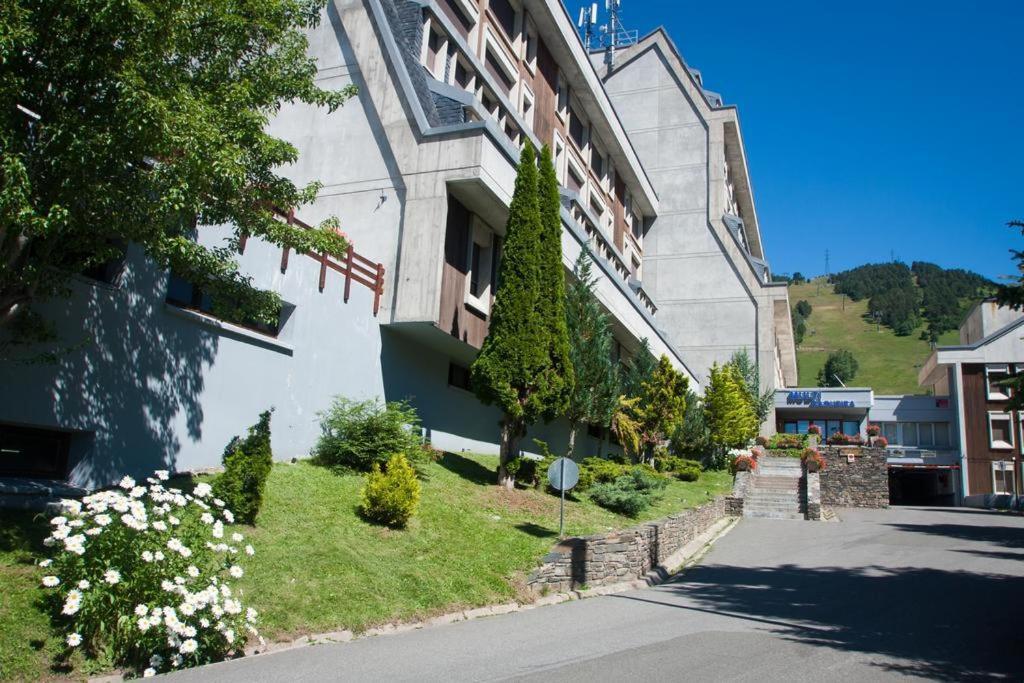 Apartamento Aguilera Apartment Naut Aran Exterior photo